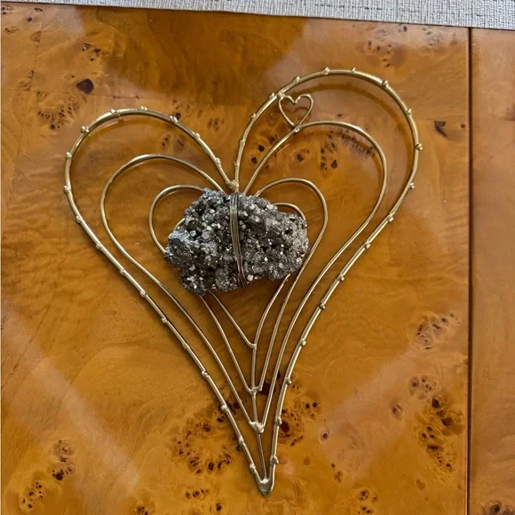 Ariana Ost Crystal Heart Wall Hanging - Picture 2 of 4